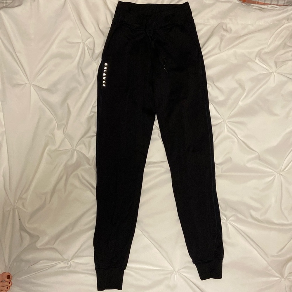 Balance Athletica black joggers XS